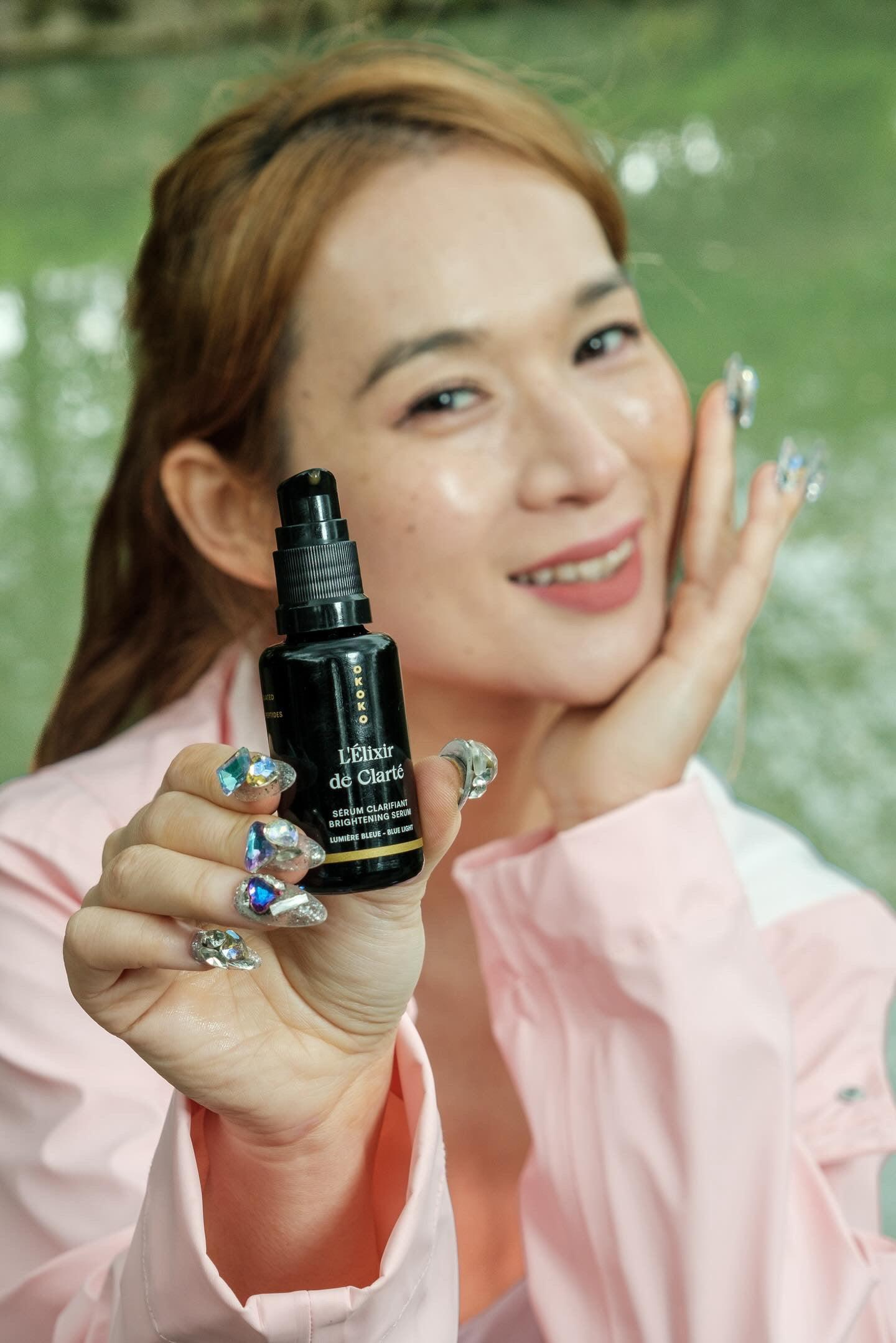 L’Élixir de Clarté – Blue Light Radiance Serum with AHA, Vitamin C + Brightening Peptides