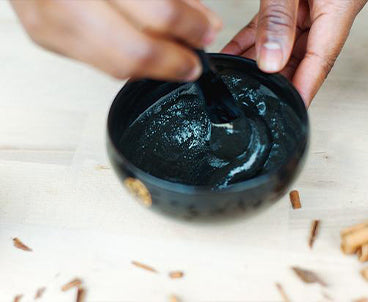 Introducing the Gritty Black Ingredient that Will Purify Your Skin - the Konjac Sponge - Okoko Cosmétiques Official Site 